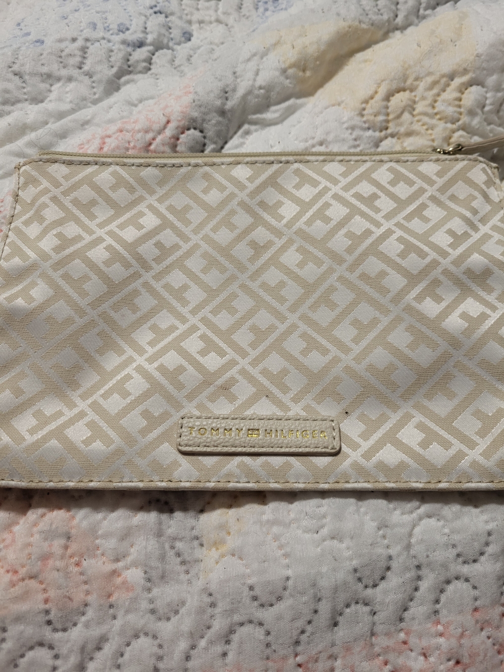 Tommy Hilfiger Cream Logo Zip Pouch